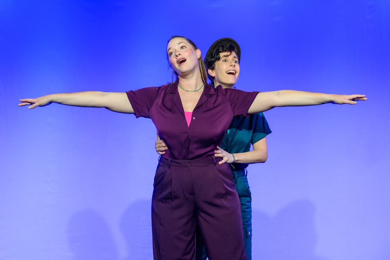 KK Apple and Kerry Ipema performing Six Chick Flicks live